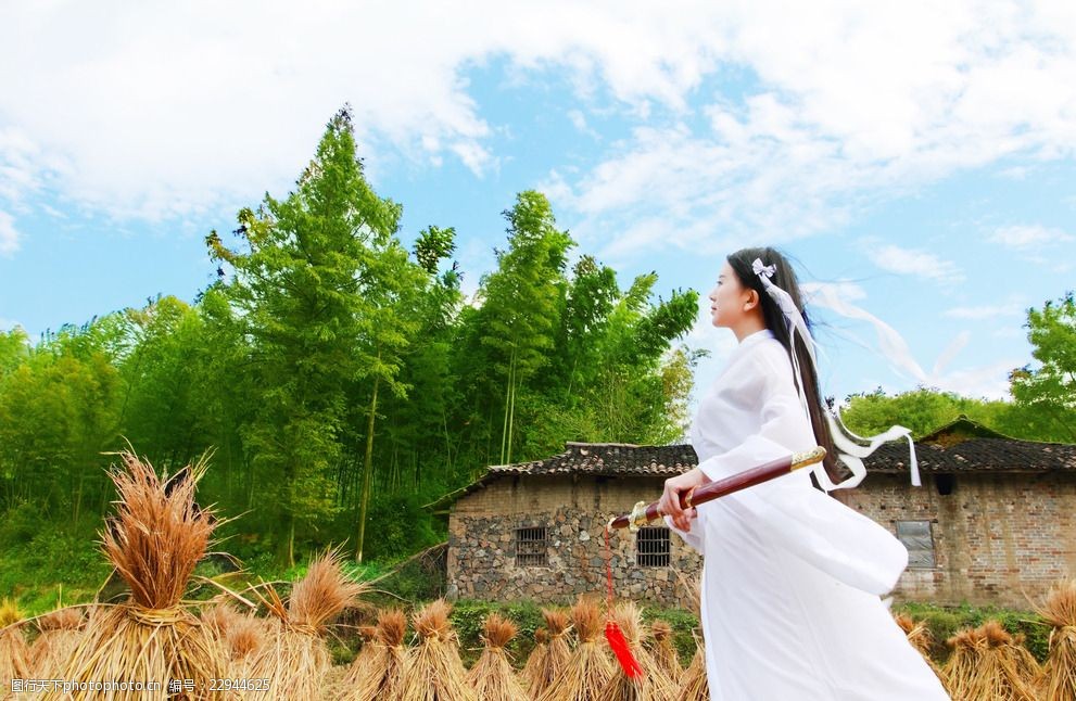 湖北咸宁市通城县黄袍山古装美女