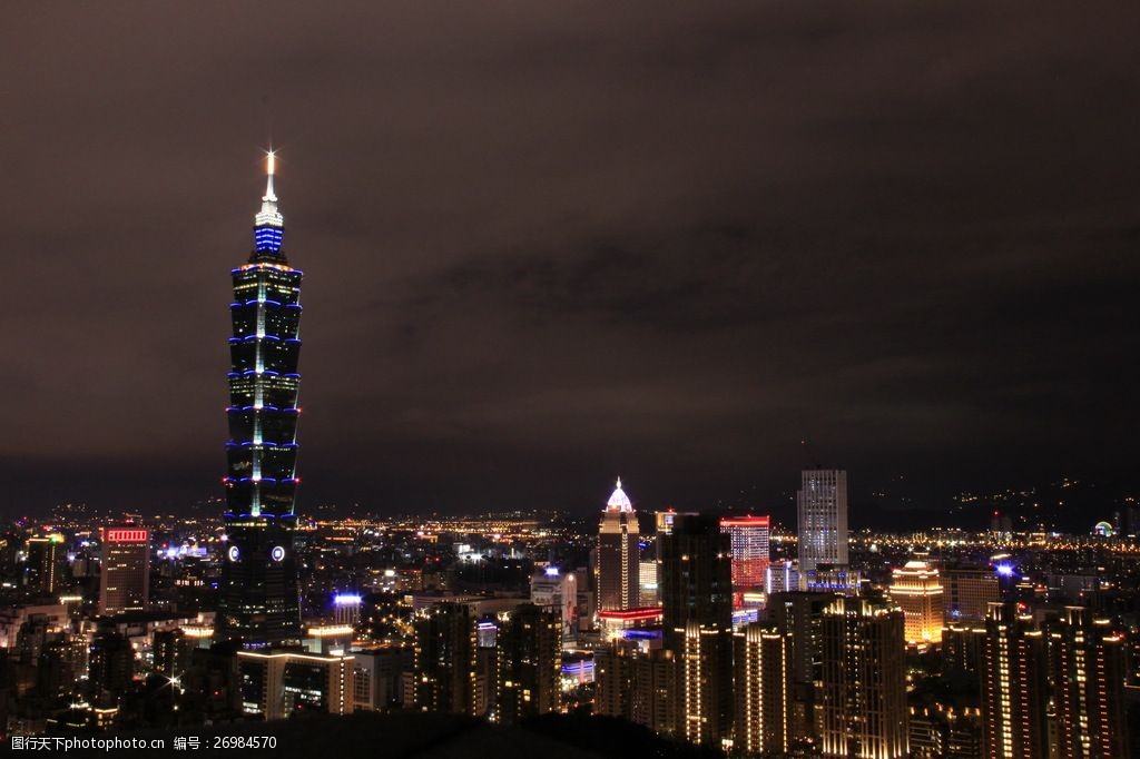 台湾台北101大楼夜景图片
