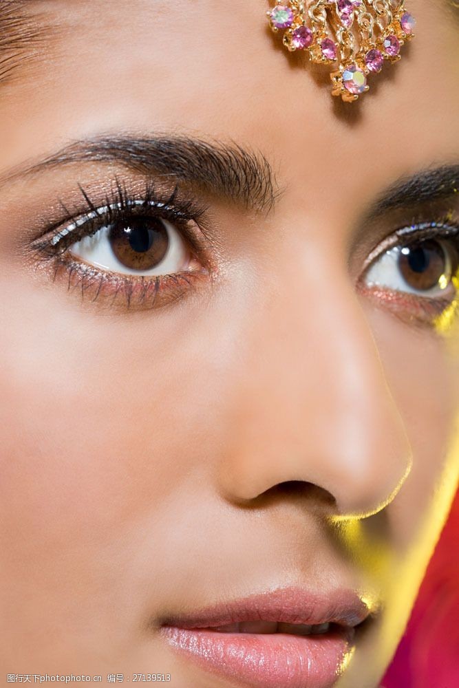 面部特写 头饰 宝石 装饰品 高贵 奢华 红唇 口红 美白 大眼睛 长睫毛