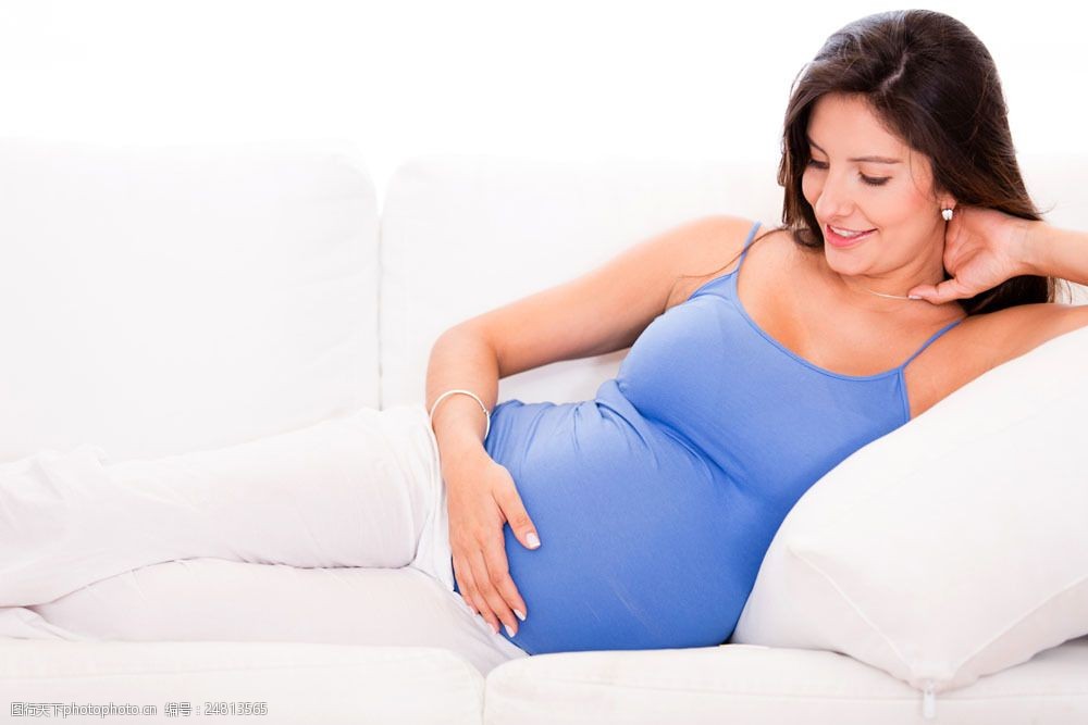 关键词:躺在床上摸肚子的孕妇图片素材 孕妇 怀孕 准妈妈 胎教 母爱