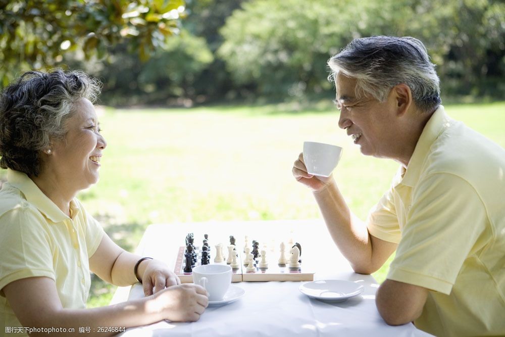 奶奶 长辈 图片素材 生活 家庭 晚年 户外 休闲 喝茶 喝咖啡 下棋