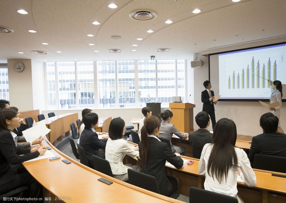 自信 成功 团队 职业女性 美女 会议报告 会议演讲 研究 商讨 开会