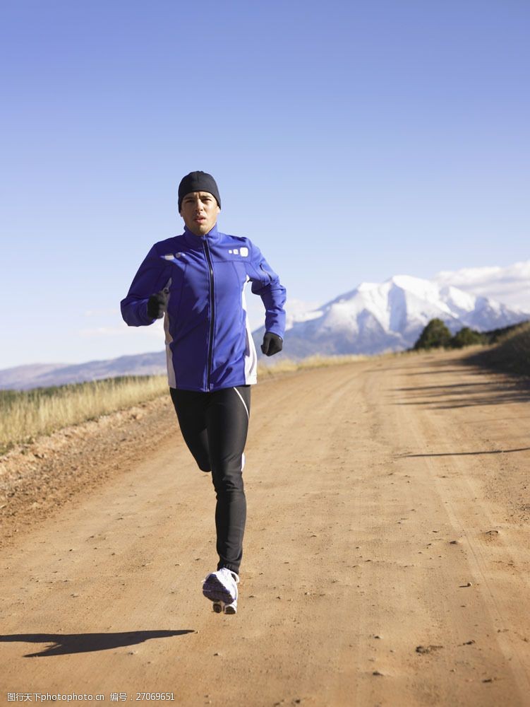 关键词:正在跑步的男人图片素材 运动 健身 跑步 男人 锻炼 山路 自然