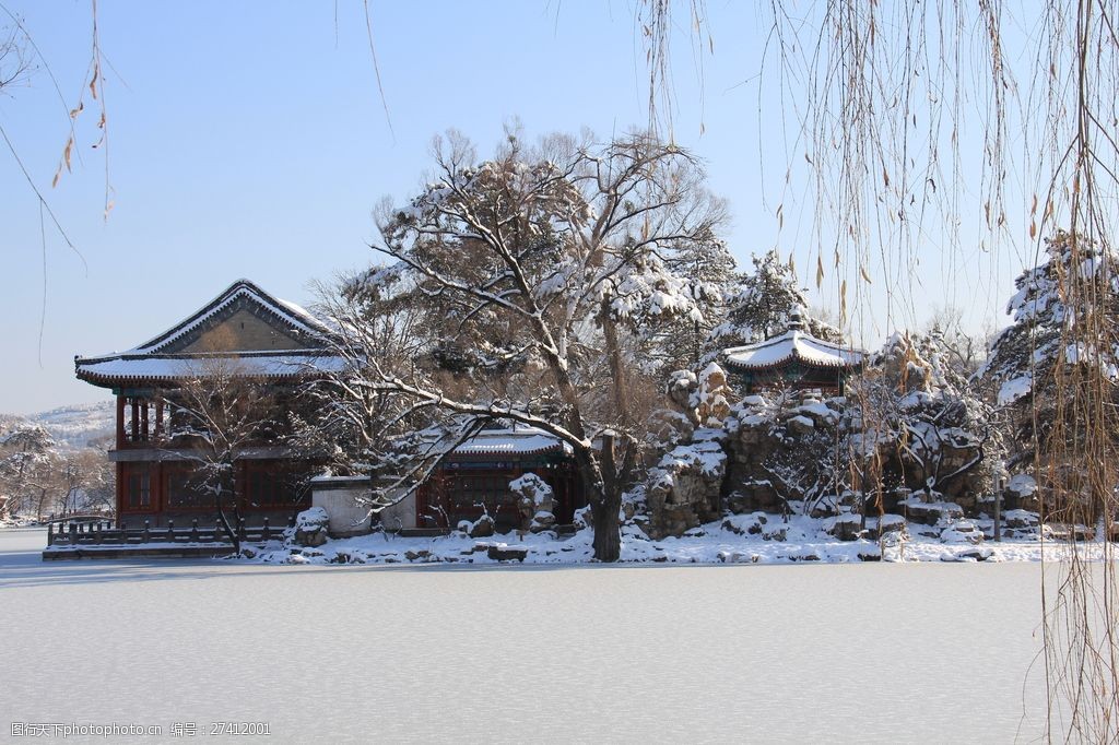 关键词:唯美冬季雪景风景图片下载 冬天 雪地 公园 景色 唯美