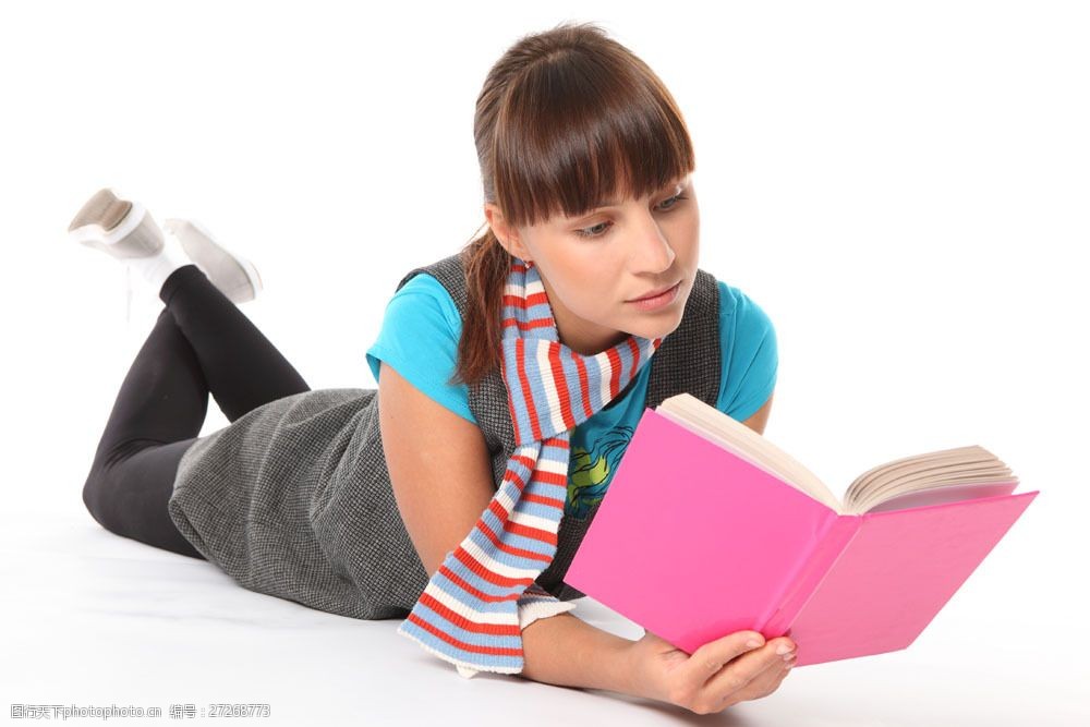 设计图库 高清素材 人物 关键词:趴着看书的外国女孩图片素材 女性