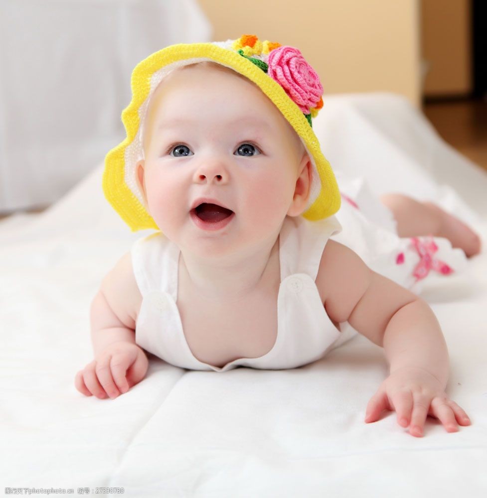 关键词:戴帽子的女婴图片素材 婴儿 婴幼儿 baby 女婴 宝宝 小孩子
