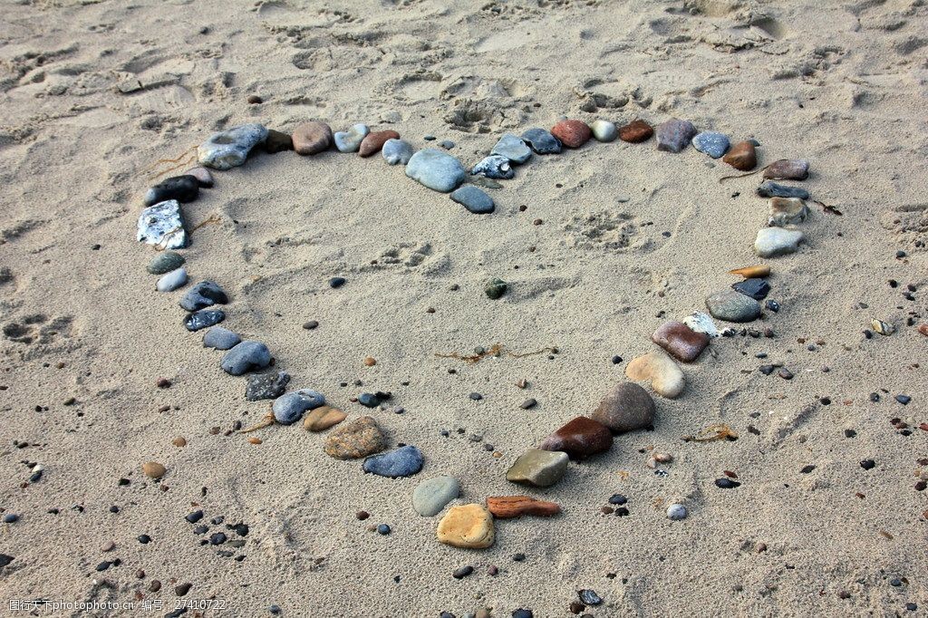 美丽的海滩小石头爱心高清图片下载 海滩 海岸 小石头 爱心 沙滩