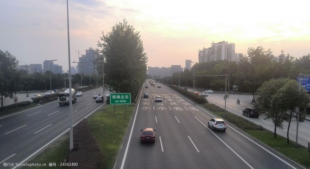 关键词:成都三环琉璃立交 成都 南三环路 琉璃立交 晴天 夏季 路 风景