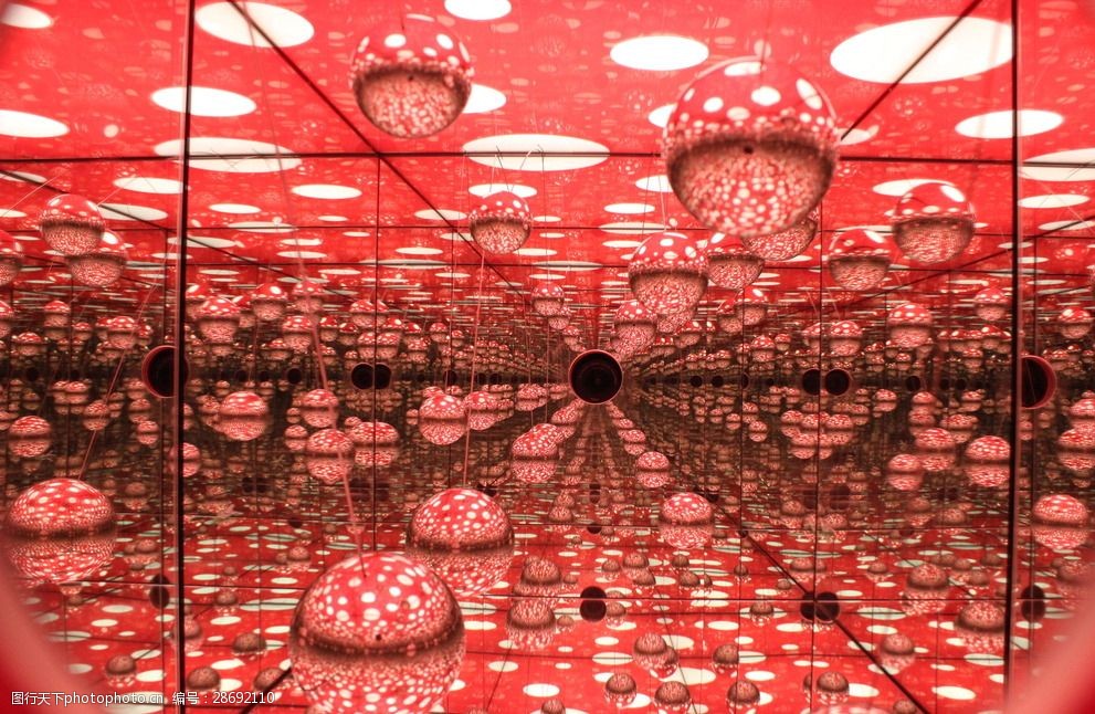 草间弥生圆点设计展