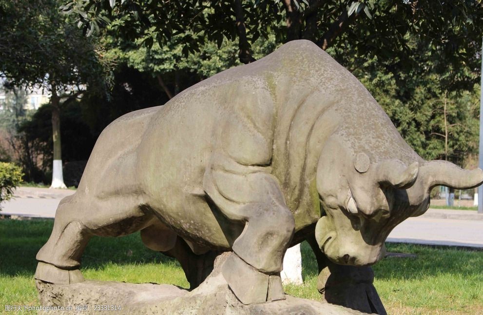 关键词:西南石油大学雕塑 西南石油大学 石牛 石像 石头 动物 新都