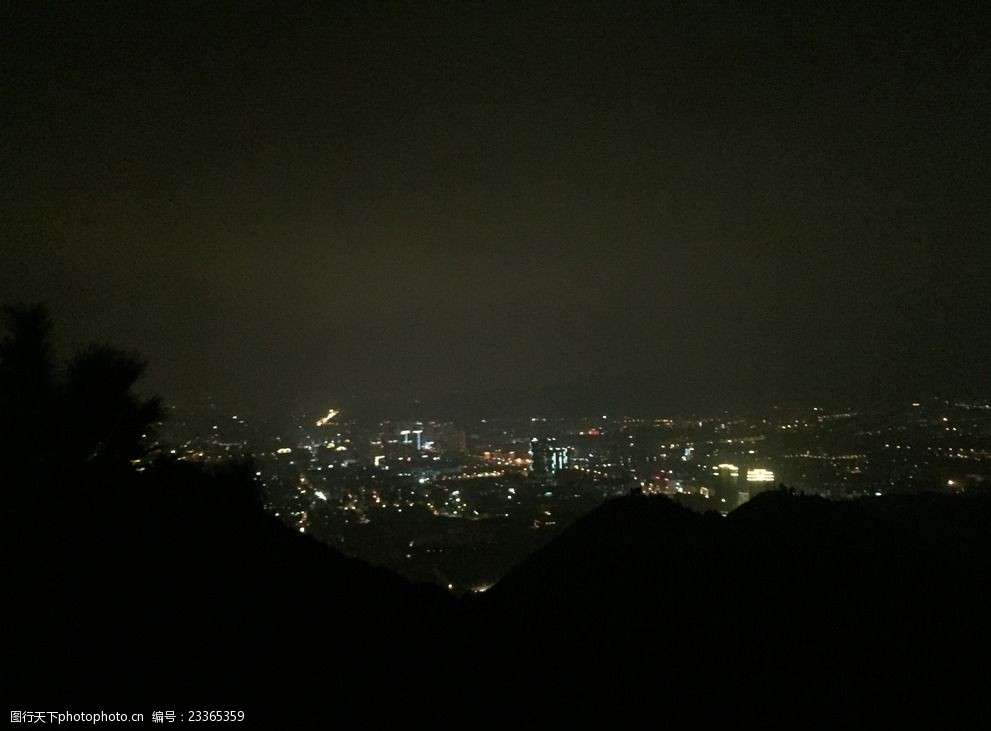 尖山夜景山上俯视城市