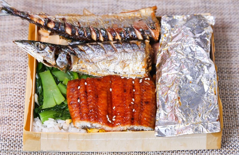关键词:秋刀鱼鳗鱼饭 秋刀鱼饭 鳗鱼饭 秋刀鱼 鳗鱼 饭 摄影 餐饮美食