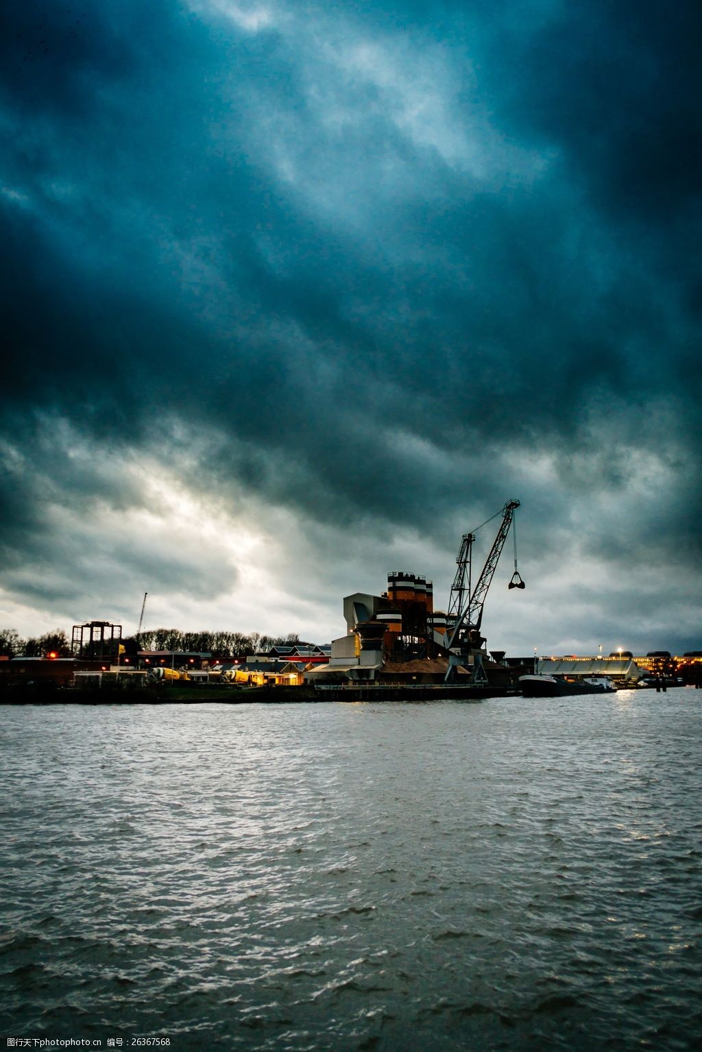 傍晚海港风景图片