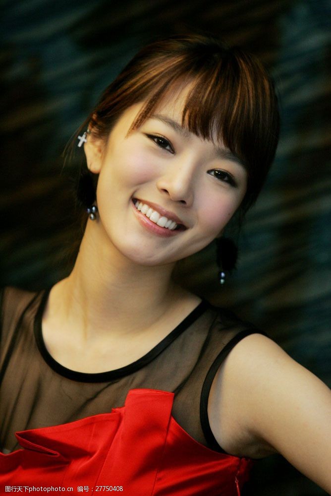 爱笑的女孩图片