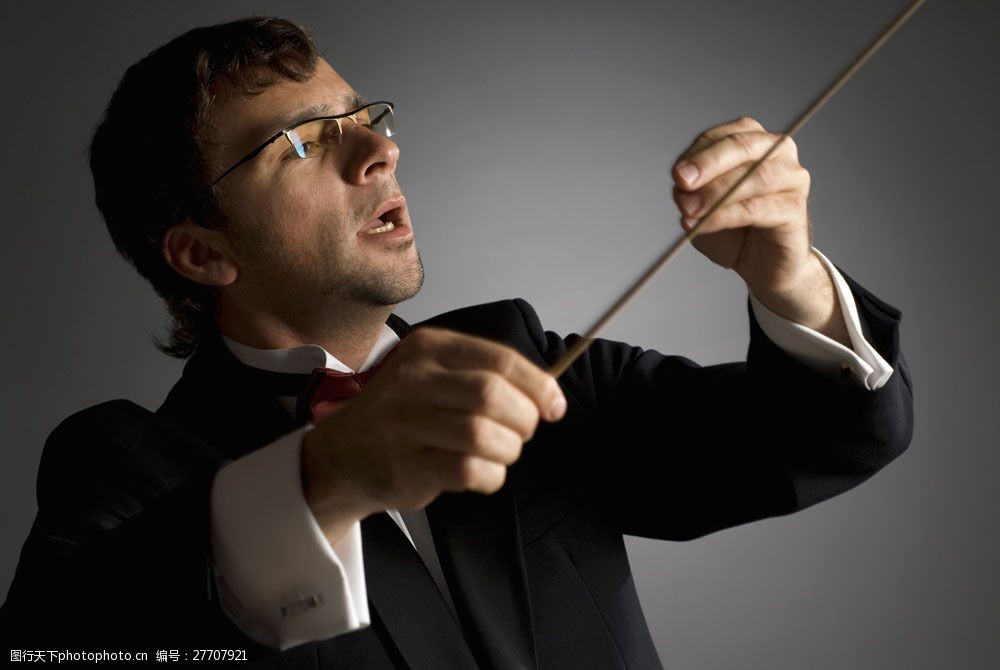 外国男性音乐指挥家图片