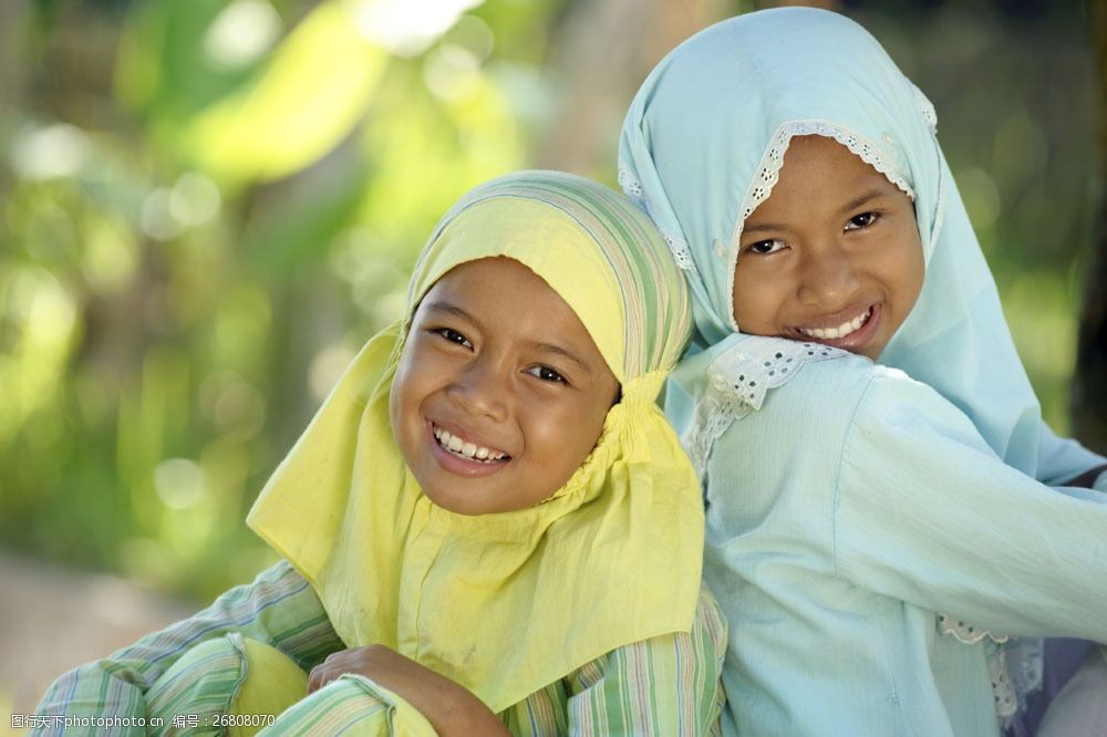 微笑的阿拉伯儿童图片