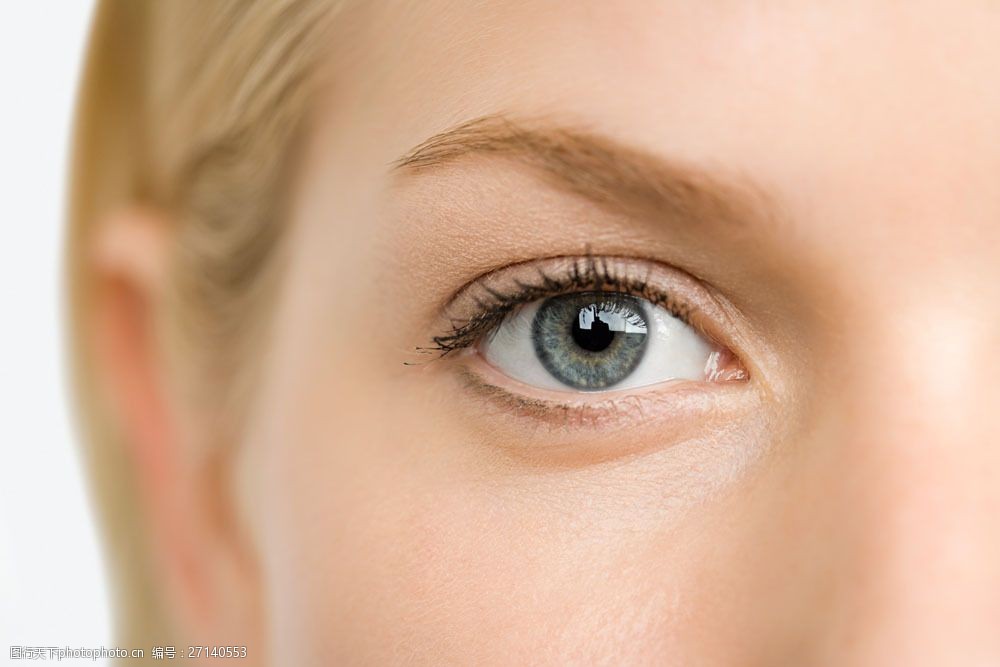 美女蓝眼睛特写图片