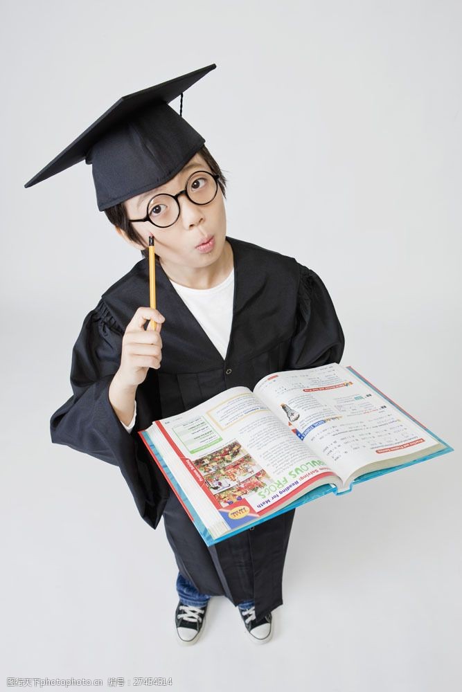 设计图库 高清素材 人物 关键词:正在思考的小博士男孩图片素材 学生