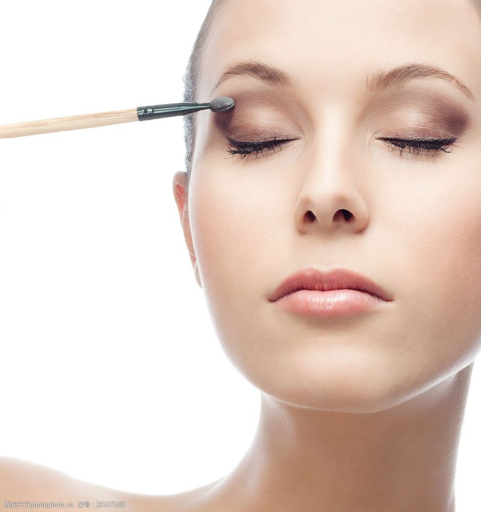 画眼影的性感美女图片