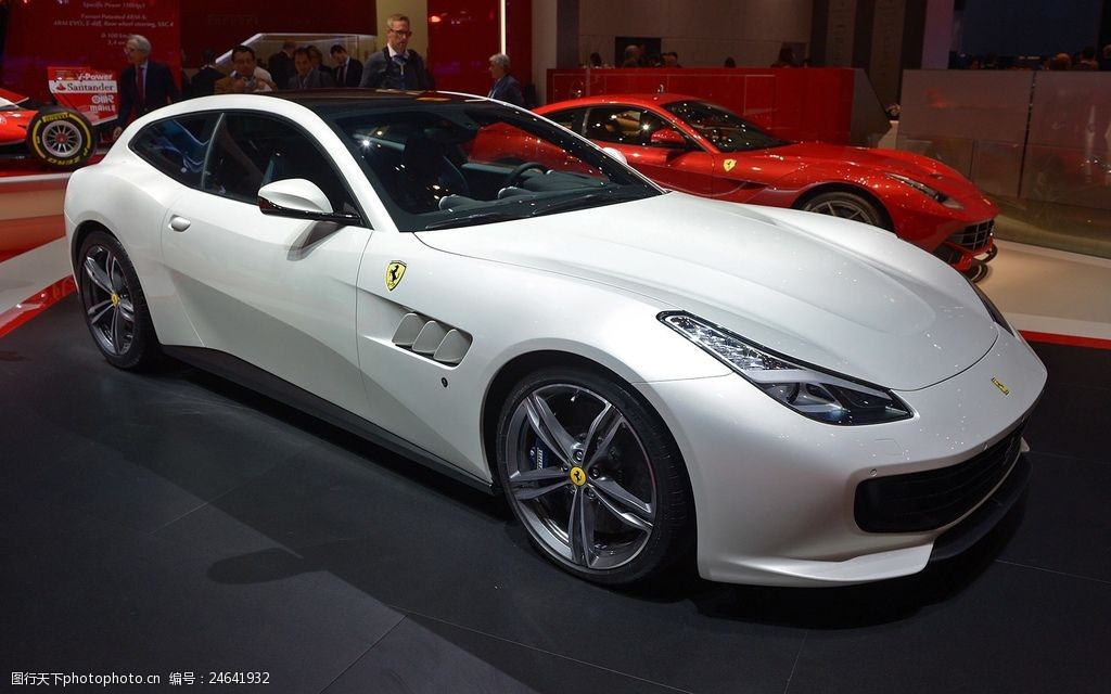 白色法拉利gtc4lusso图片