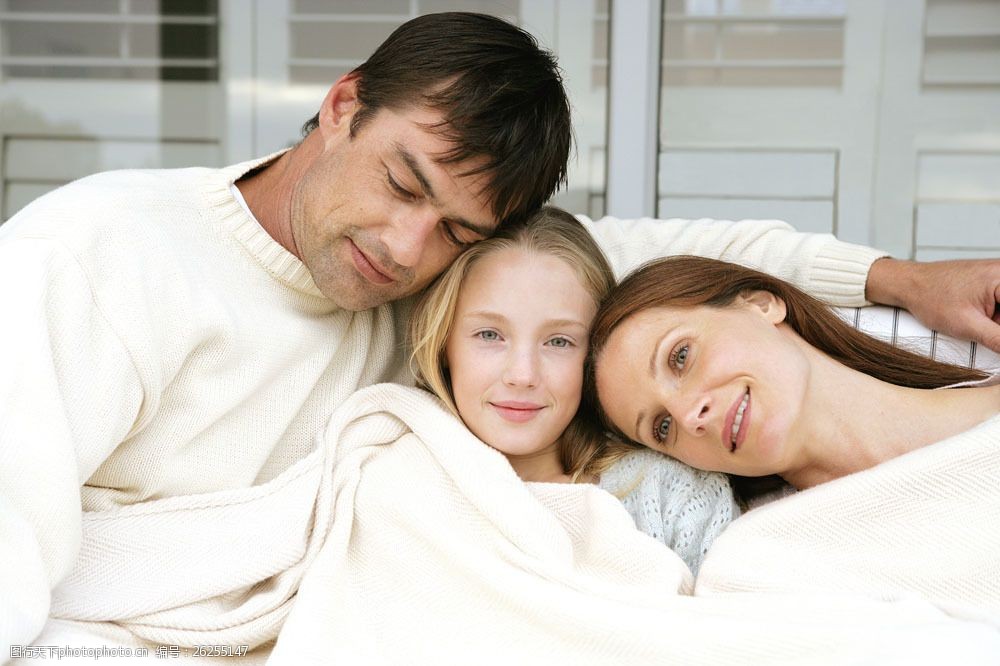 幸福的一家三口图片
