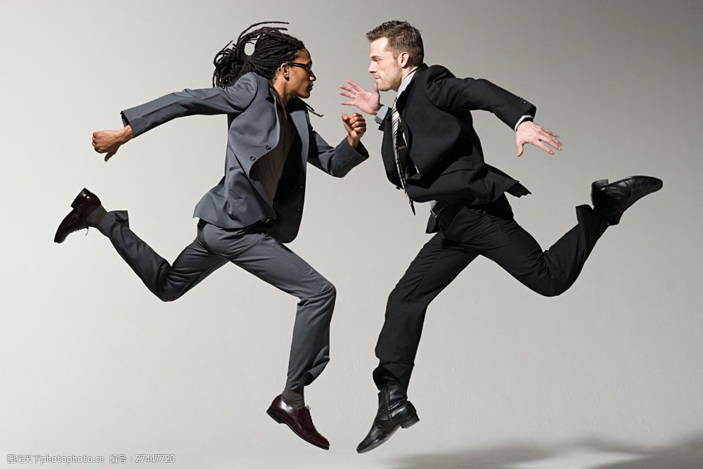 两个男人跳舞图片