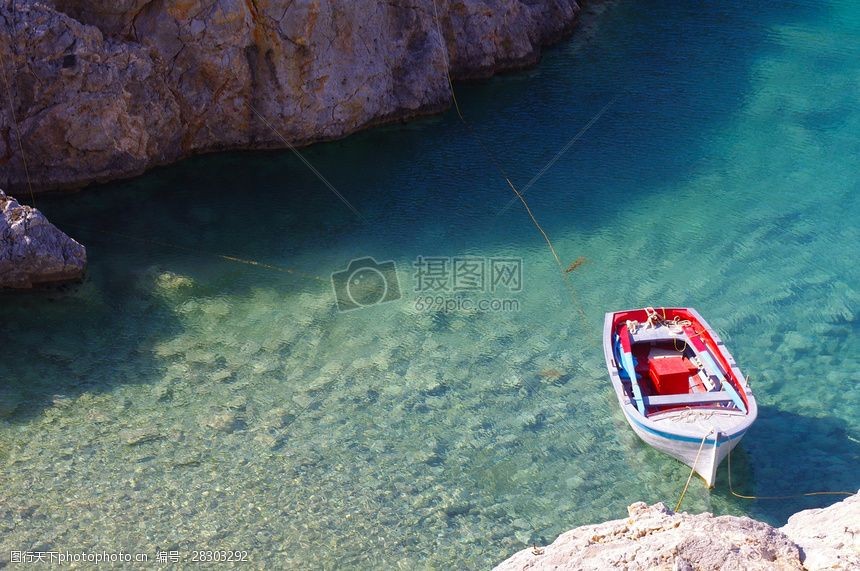 关键词:海边的美丽景色 海洋 石 船 海 自然 水 旅行 蓝色 海岸 夏天