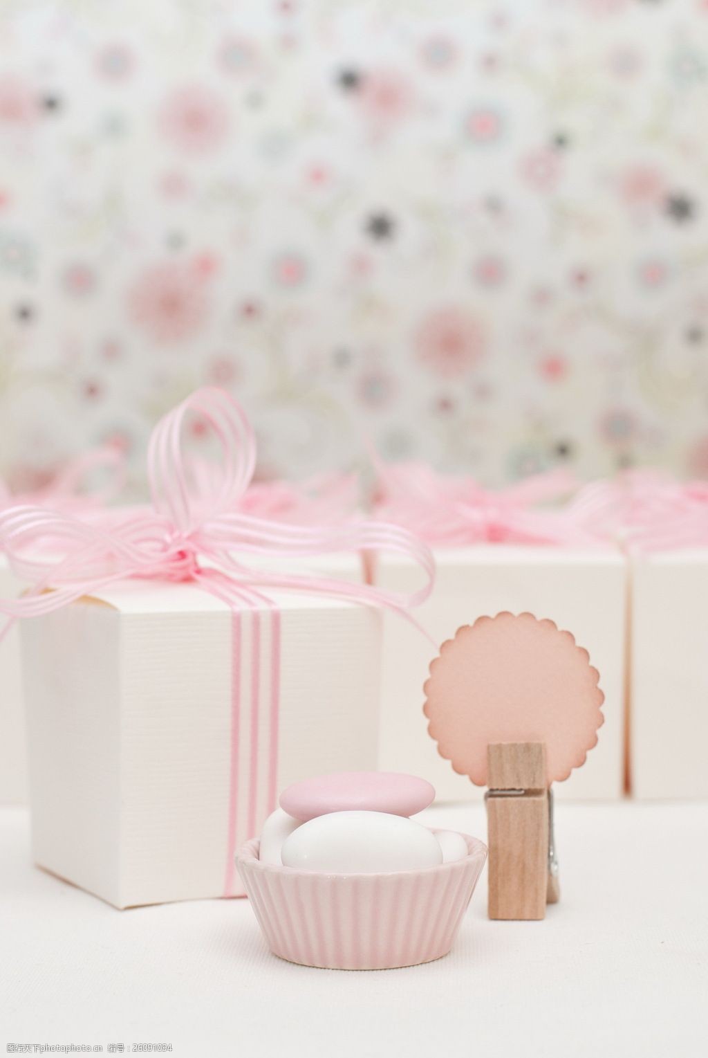 唯美粉色礼物盒图片