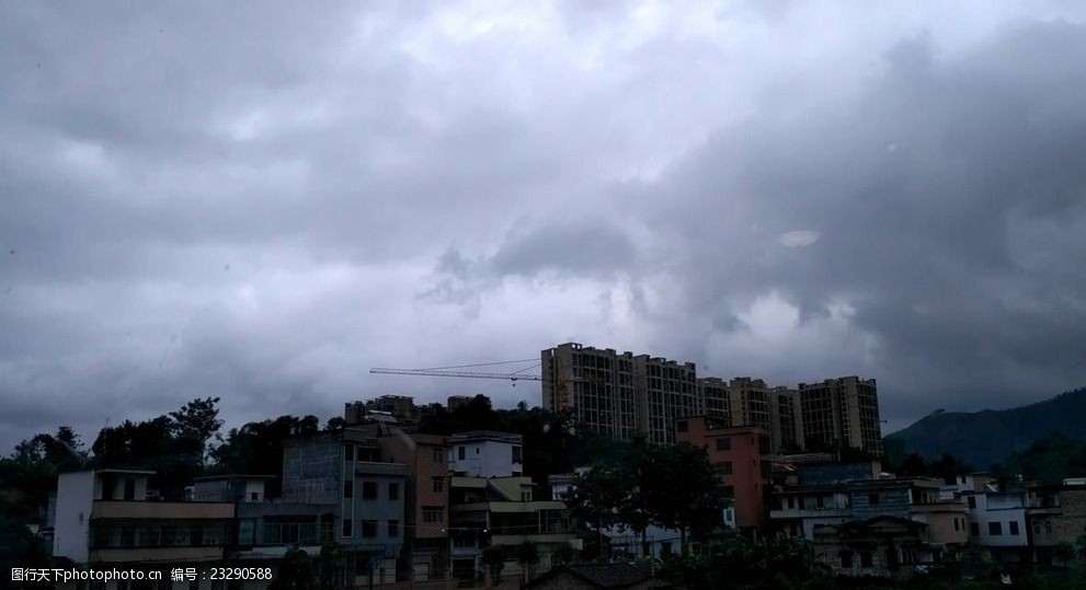 關鍵詞:颱風雲霧延時攝影 颱風 雲霧 烏雲密佈 多雲天氣 陰天 延時